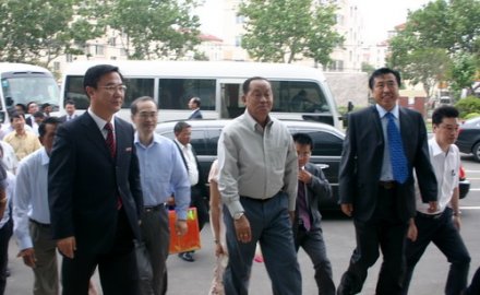 緬甸國(guó)家和平與發(fā)展委員會(huì)第一秘書(shū)長(zhǎng)丁昂敏烏一行到軟控考察